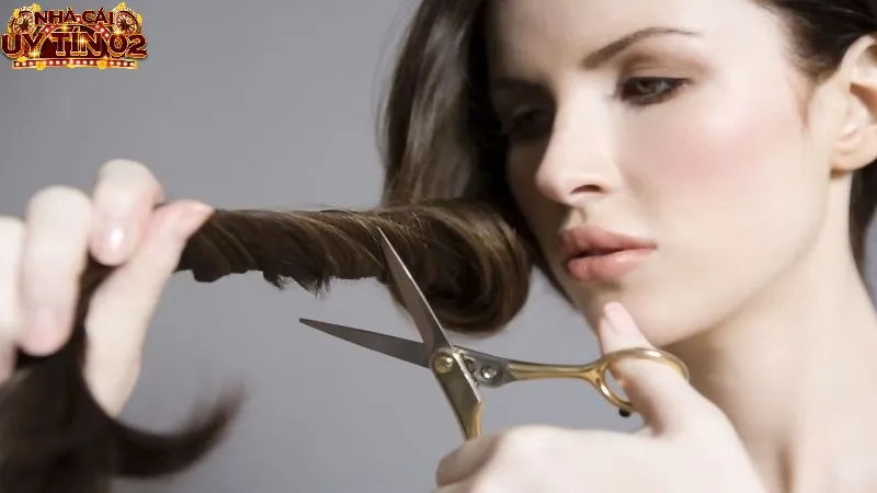 Chia sẻ những số may mắn từ giấc mơ thấy cắt tóc